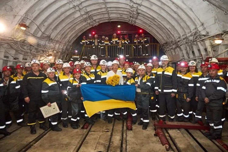 Вакарчук заспівав для гірників ДТЕК на глибині 480 метрів: чому це важливо для країни