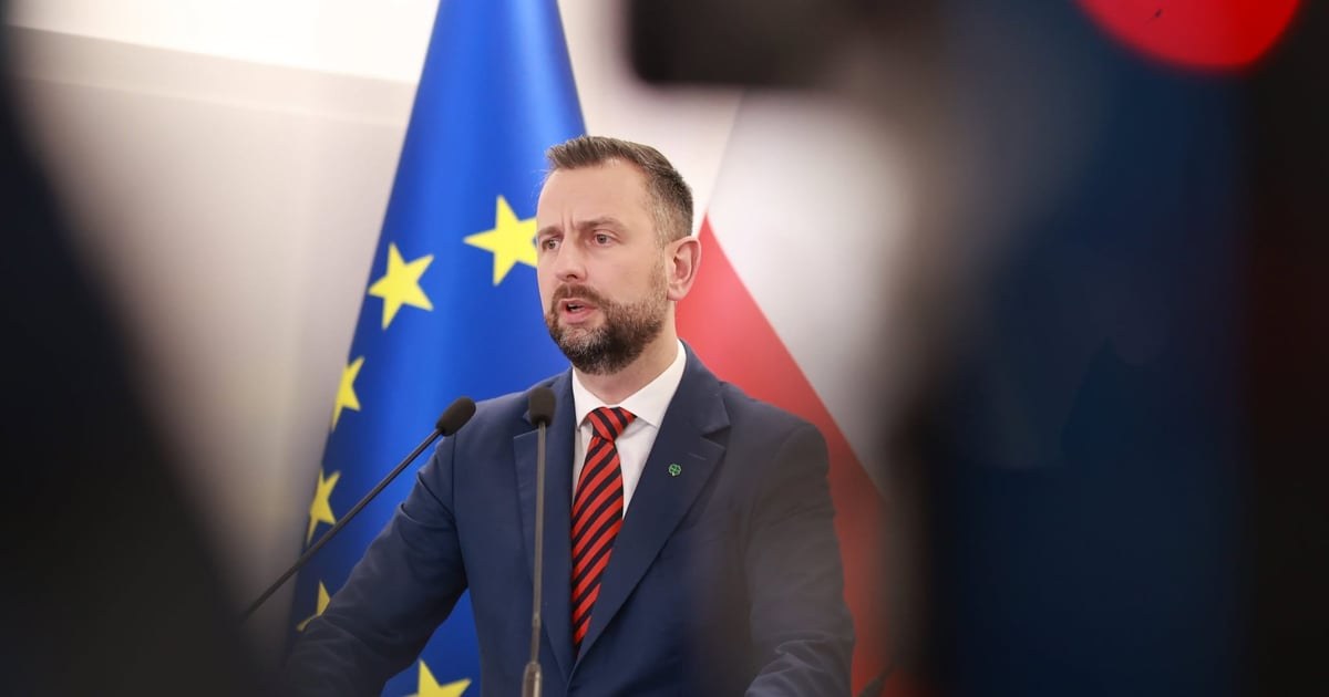 Міністр оборони Польщі Владислав Косіняк-Камиш під час урочистостей у місті Олика на Волині