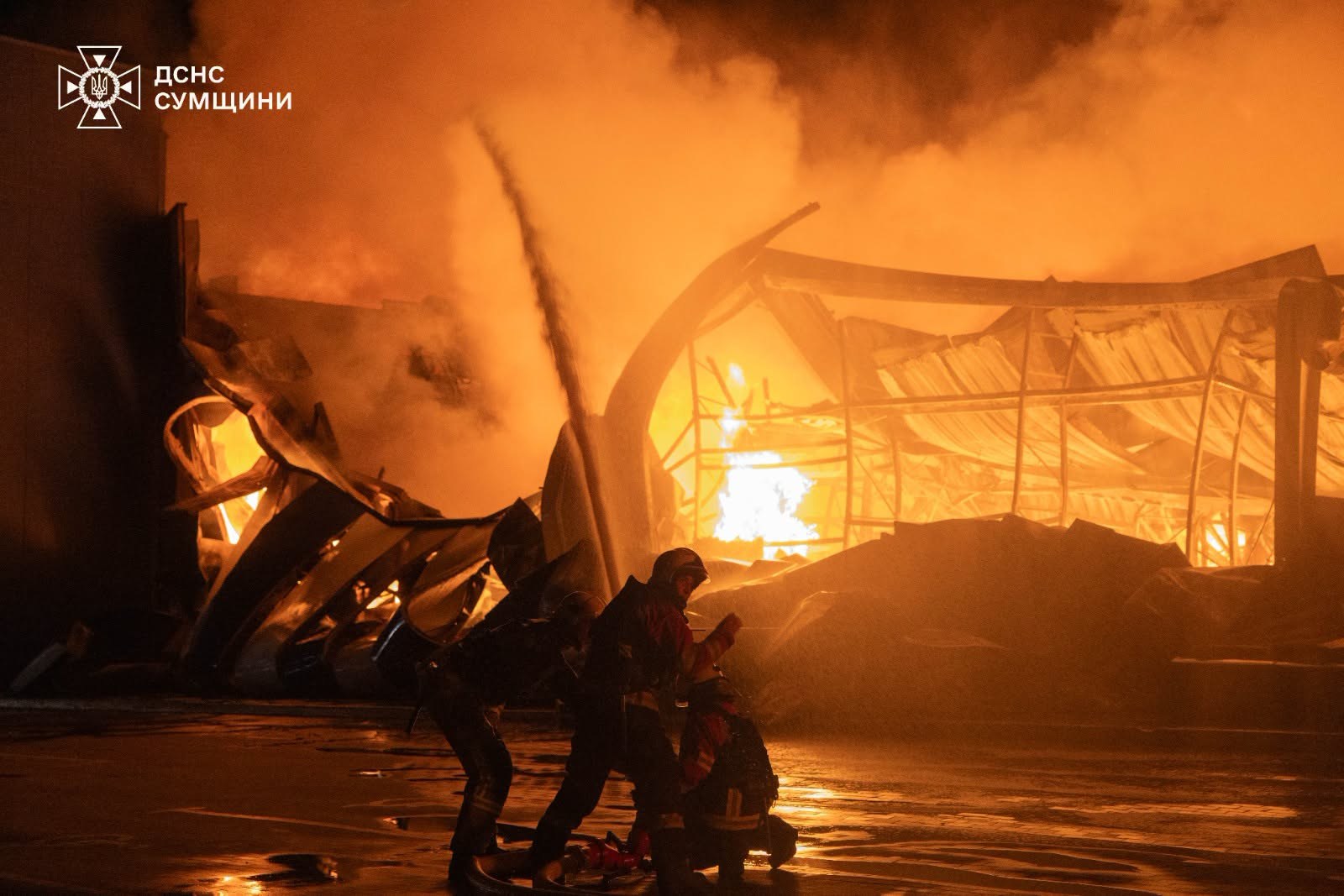 Хронологія атаки на Суми 21 липня: від удару по 9-поверхівці до пожежі в ТЦ