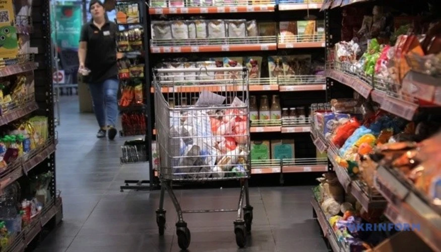 Хронологія заяв щодо дефіциту продуктів після ударів по розподільчих центрах