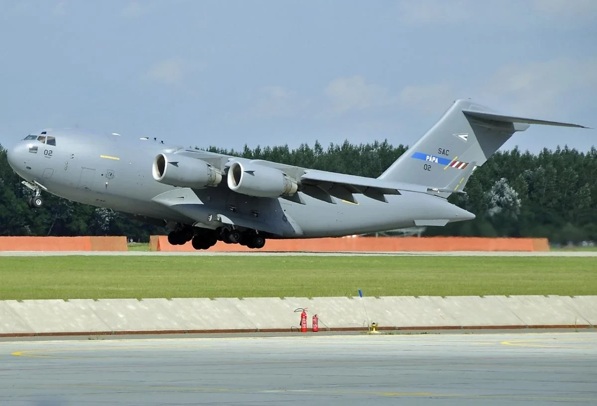 Кремль заявив про брак інформації щодо C-17A США у Внуково