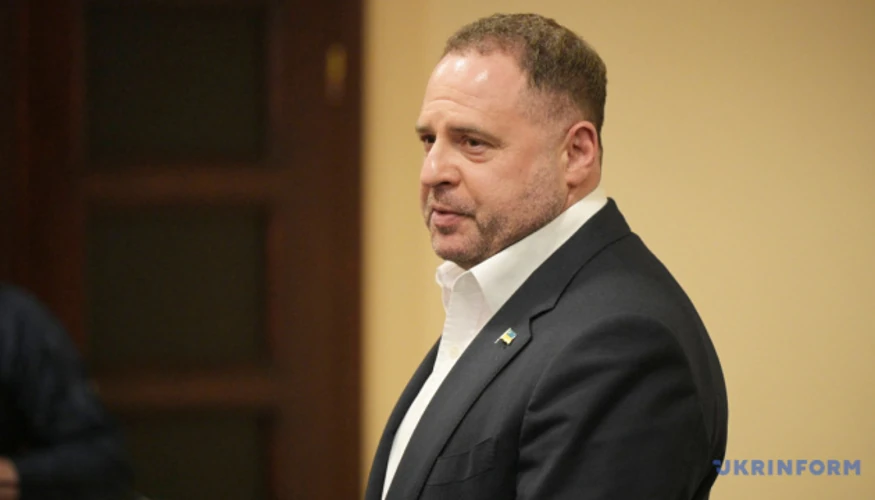 ВАКС продовжив обов’язки Єрмака і скасував браслет за висновком медика